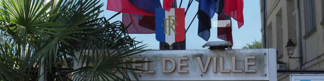 Entrée de l'Hôtel de Ville de Saintes