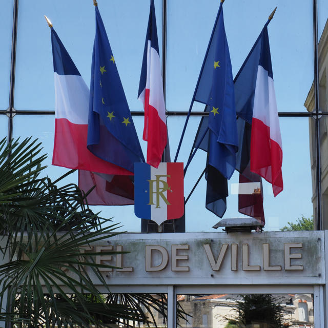 Entrée de l'Hôtel de Ville de Saintes