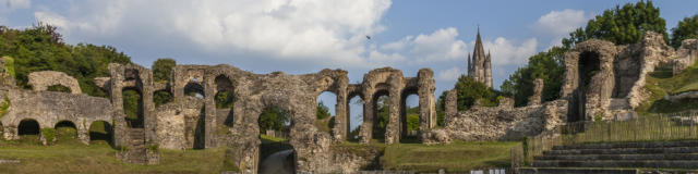 Arènes de Saintes