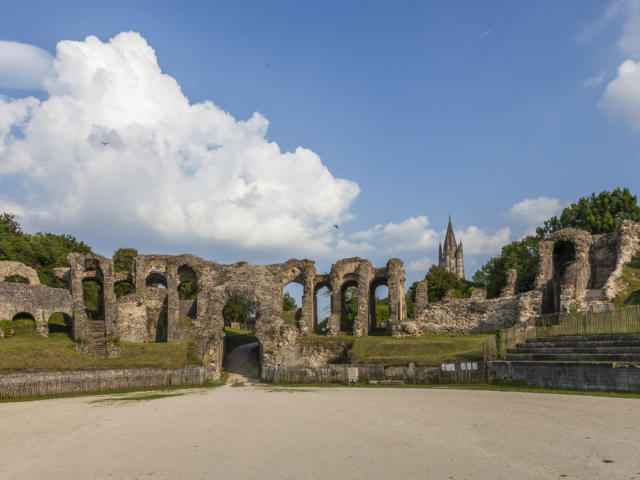 Arènes de Saintes