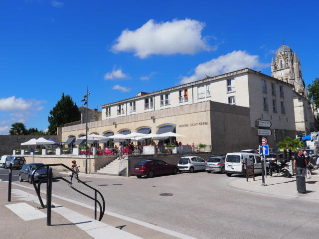 Les halls du marché Saint-Pierre